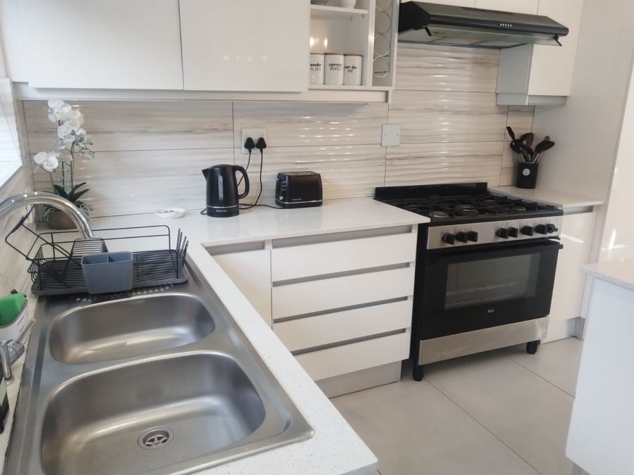 To Let 3 Bedroom Property for Rent in Kronenzicht Western Cape